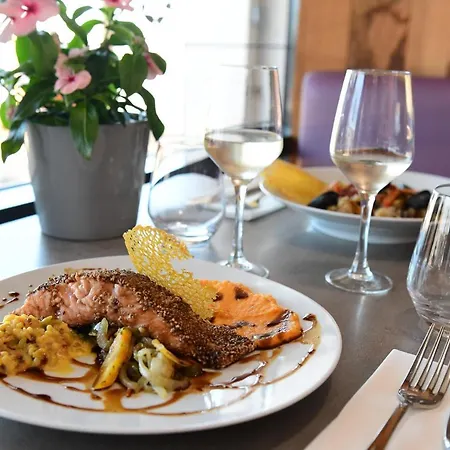 Les Galets Bleus Hotel 3*